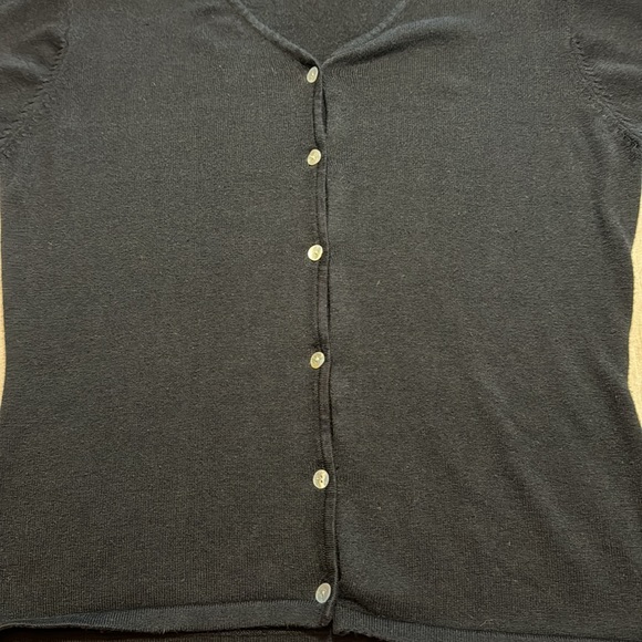 Merona Women’s long sleeve black, v-neck and button up thin sweater. Size Small - Picture 3 of 7